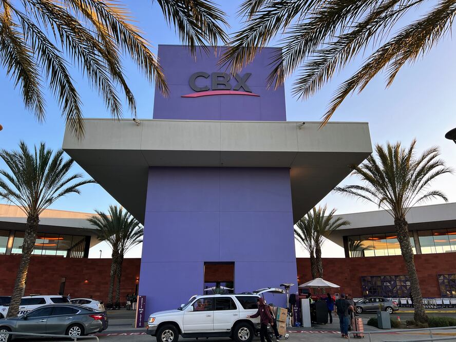 Cross Border Xpress (CBX)/ iStock/RoamingPanda