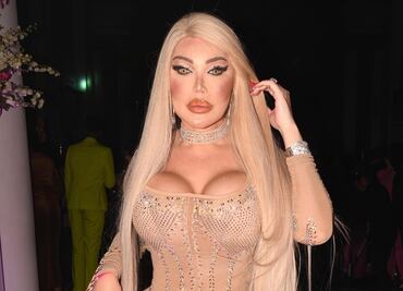 'Barbie humana' copia estilo de Megan Fox y luce catsuit nude