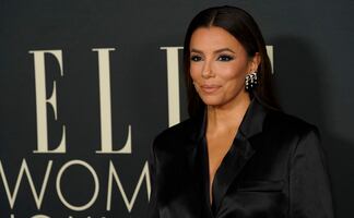 Eva Longoria presume figura de impacto con bikini a los 46 años