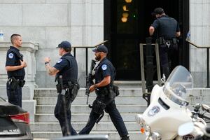 Alerta de tiroteo en el Senado de EU: Policía del Capitolio desaloja el edificio
