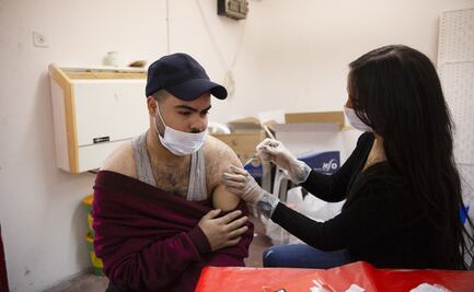 Vacunas Pfizer y Moderna no causan infertilidad masculina