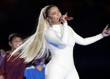 Tatuajes, fortuna, y fama… ¿Quién es Karol G, la cantante latina del momento?