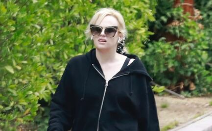 Rebel Wilson presume figura con leggings tras perder 30 kilos