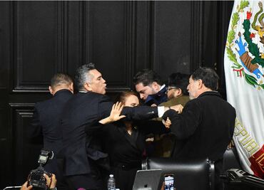 La pelea a golpes entre Alito Moreno y Noroña. Esto opina Claudia Sheinbaum. VIDEO