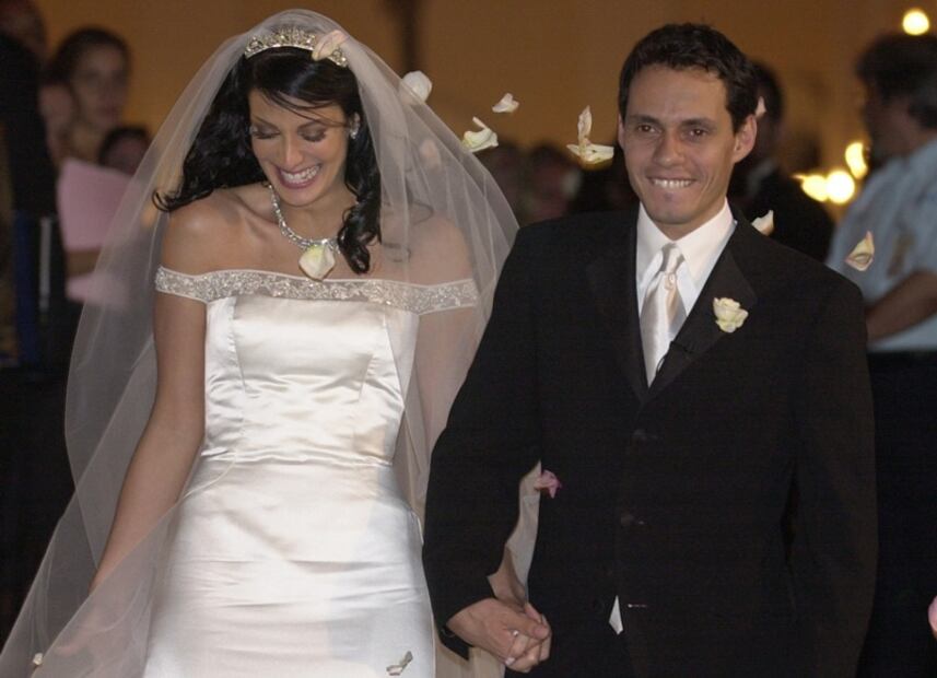 ¿Quién es Nadia Ferreira, con quien se comprometió Marc Anthony?