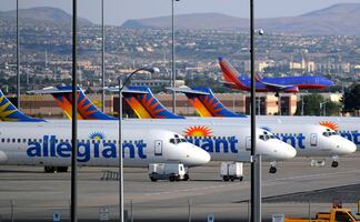 Arrestan a pasajero por tocar a adolescente en vuelo hacia Montana