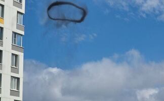 VIDEO. ¿Portal extraterrestre? Misterioso anillo negro sobre cielo de Moscú