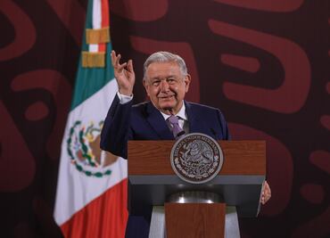 PETA reconoce a López Obrador por proteger a los gatos del Palacio Nacional