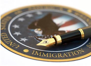 Las estafas más comunes de migración y cómo evitarlas