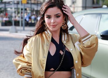 Demi Rose usa su bikini de joyas transparentes más revelador y deslumbra