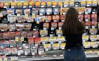 EU alerta de inflación “extraordinariamente elevada"; culpa a la invasión rusa en Ucrania