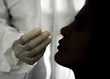 Los CDC reducen la cuarentena si no se tienen síntomas de Covid