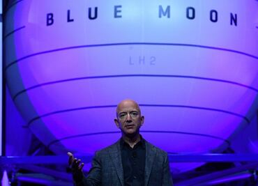 El ambicioso plan de Jeff Bezos para 'quedarse' en la Luna