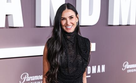Demi Moore deslumbra con figura de impacto y vestido traslúcido a los 62 años
