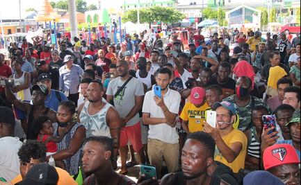 Caravana migrante pacta con el INM; podrán trabajar legalmente en México