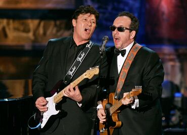 Muere Robbie Robertson, guitarrista de The Band, a los 80 años