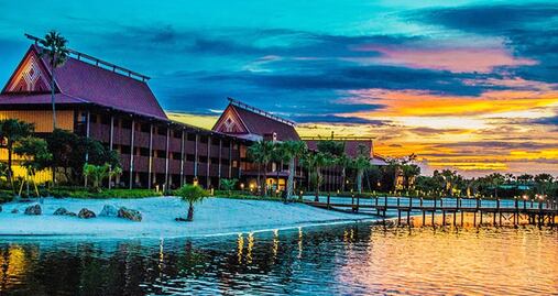 Familia demanda a Disney por intoxicación alimentaria