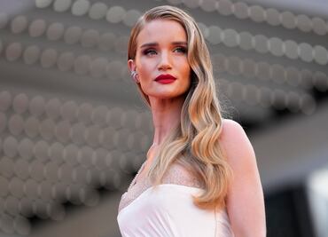 Las transparencias y lencería a la vista se apoderan de la alfombra roja de Cannes