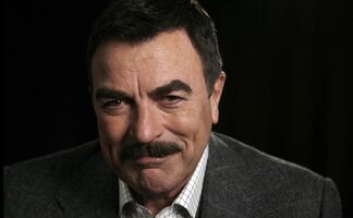 Tom Selleck deja propina de 2 mil dólares en restaurante de NY