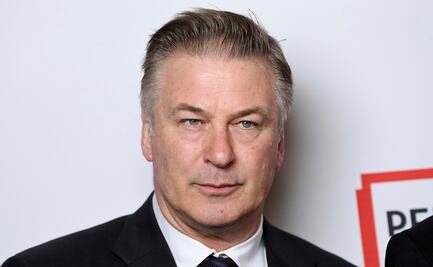 Alec Baldwin contrató a exfiscal federal para enfrentar demandas por tiroteo