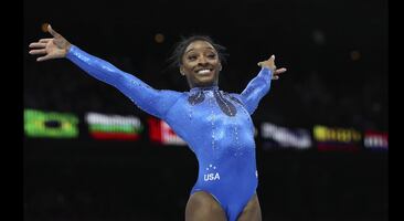 Simone Biles hace historia al ganar su sexto título de campeona del mundo en gimnasia. VIDEO