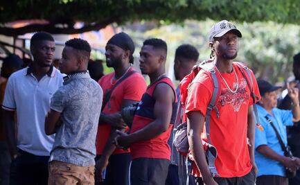 Hallan a 123 migrantes encerrados en un tráiler en San Luis Potosí