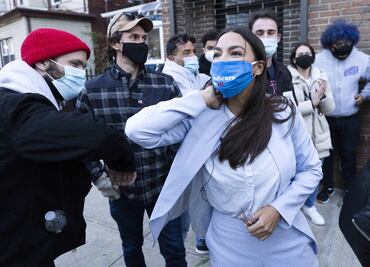 Ocasio-Cortez proclama su reelección como congresista por N.York