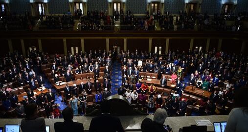 Instalan nuevo Congreso en EU entre cierre parcial de gobierno