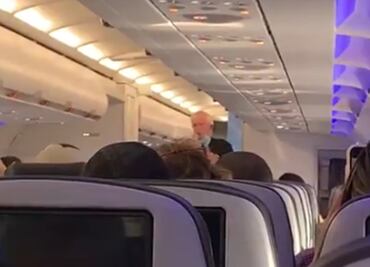 Arrestan a hombre por disturbios en vuelo en EU tras "inhalar sustancia blanca"