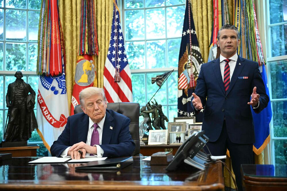 Escala la tensión: Trump amenaza a Venezuela tras incidente con destructor en el Caribe. Foto: Mandel NGAN / AFP