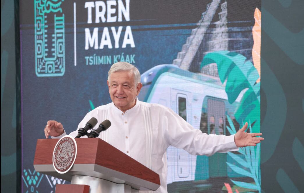 López Obrador inaugura primer tramo del Tren Maya entre críticas de ecologistas. Foto: EFE/Presidencia de México