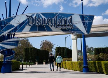 Disneyland busca trabajadores y ofrece salarios de 600 pesos por hora