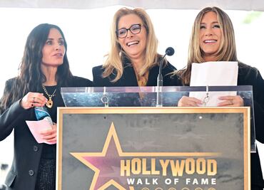 Courteney Cox desvela su estrella de Hollywood junto a sus compañeras de “Friends”