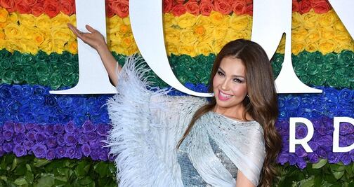 Thalía conquista con vestido de raja en Nueva York
