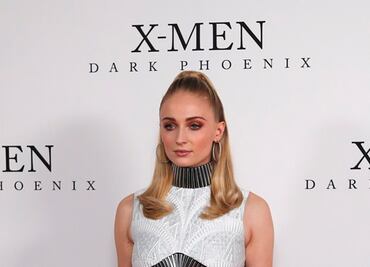 Sophie Turner luce abdomen tonificado en evento de X-Men