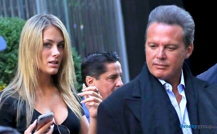 Novia de Luis Miguel comparte su foto más arriesgada