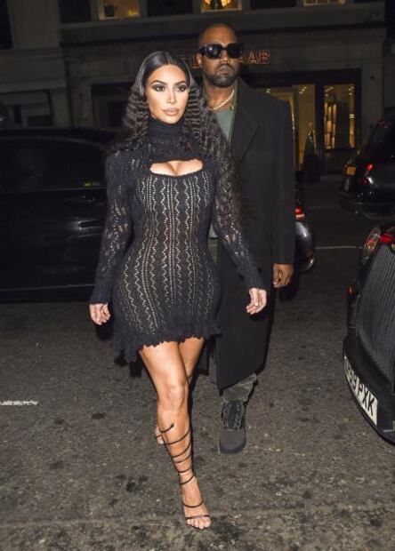 Kim Kardashian 'enciende' con vestido tejido y traslúcido 