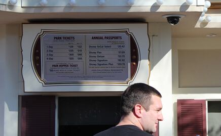 Disneyland estrena nuevo sistema de boletos y aumenta precios