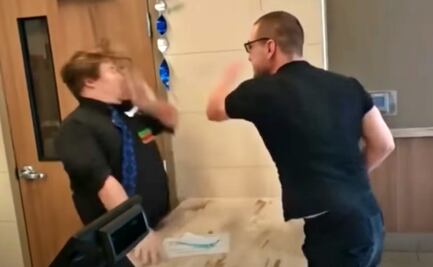 Video. Cliente de Burger King abofetea a empleado durante discusión