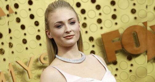 Los vestidos con los que Sophie Turner impactó en los Emmys