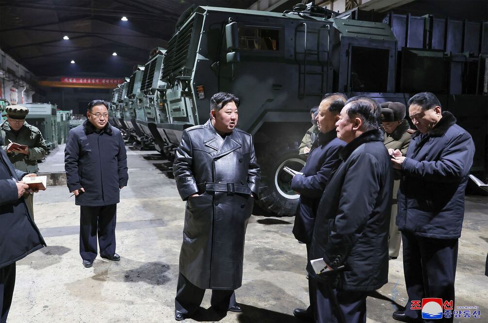 Kim Jong-un sorprende con nuevo misil hipersónico: ¿Una amenaza para Estados Unidos en el Pacífico? (Photo by KCNA VIA KNS / AFP)
