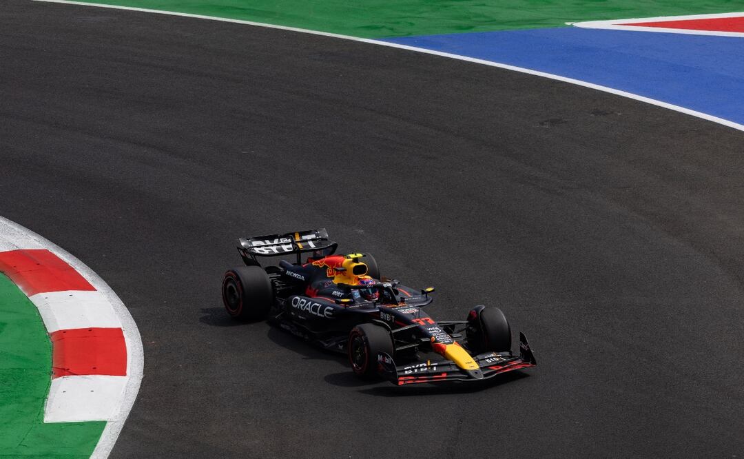 Checo Pérez queda fuera en la Q1 del Gran Premio de México: “Frusta mucho no tener un auto que podamos mostrarlo”. Foto: EFE