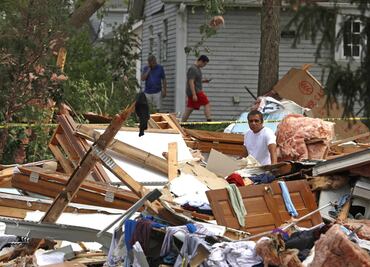 Video. Tornado arrasa con suburbio de Chicago