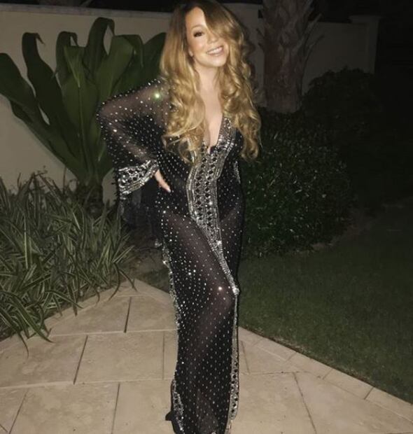 Mariah Carey 'conquista' con atuendo de transparencias 