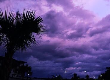 Huracán Dorian provoca espectacular cielo violeta en Florida