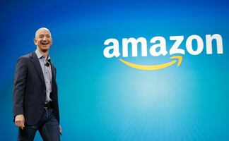 Jeff Bezos acumula una fortuna de 200.000 millones de dólares, según Forbes