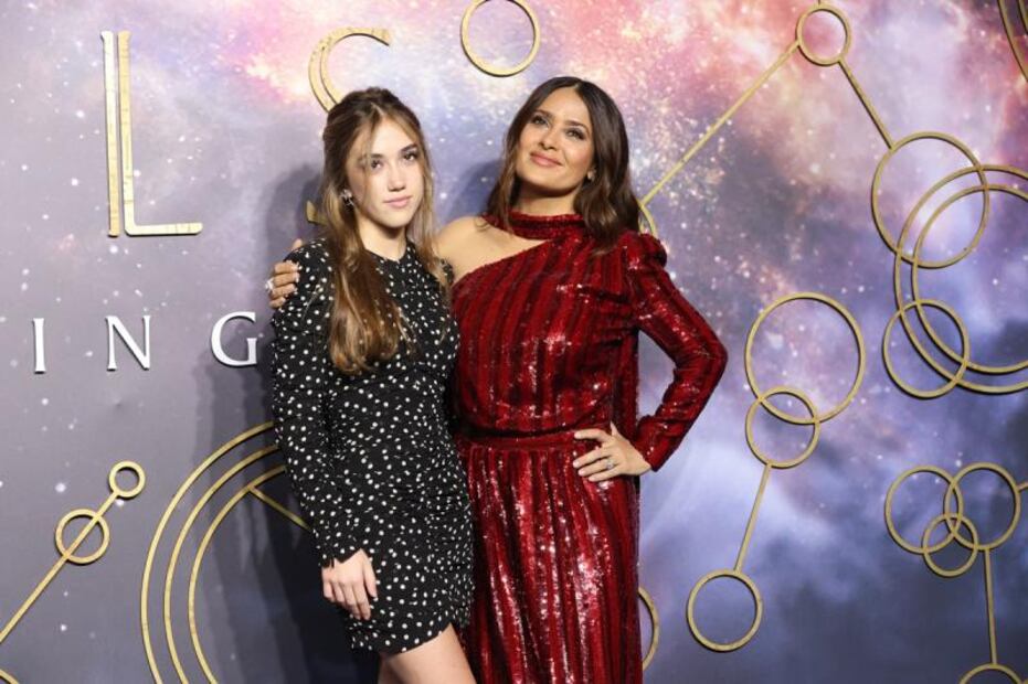 Salma Hayek y su hija Valentina lucen vestidos de impacto en Londres