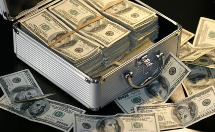 Arrestan a empleado por robar miles de dólares con billetes de juguete