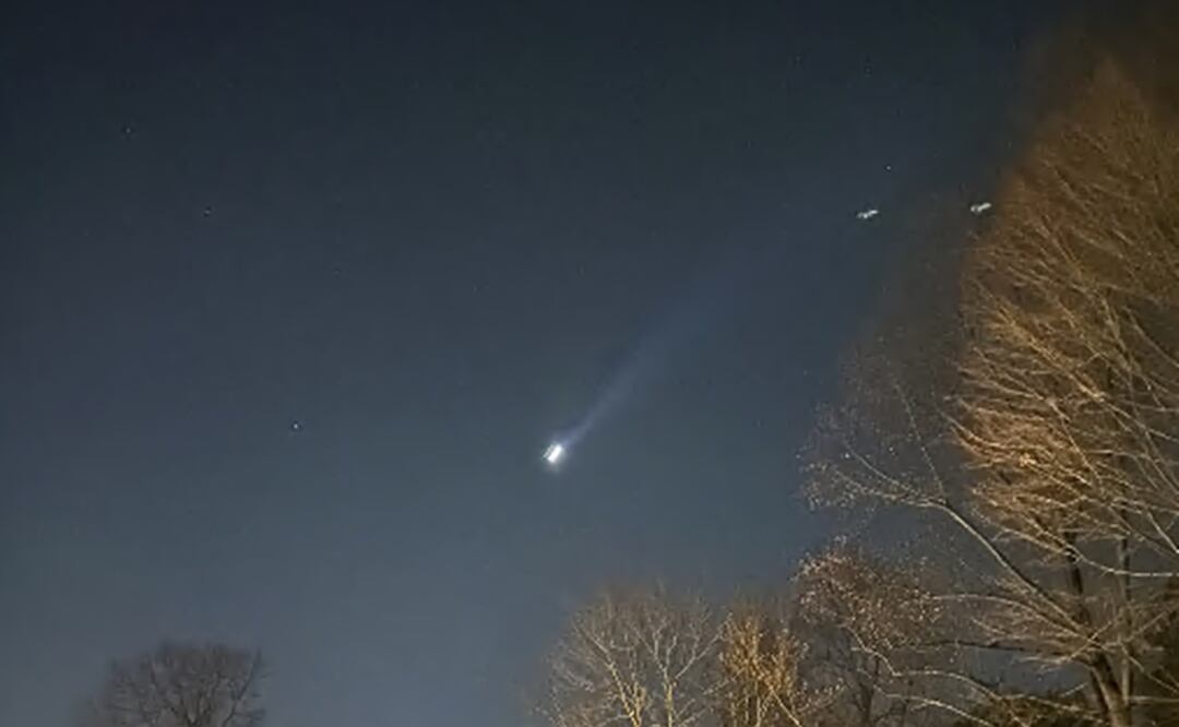 Avistamientos de drones cerca de bases militares y aeropuertos: ¿Quién está detrás? ¿Son peligrosos?. (Brian Glenn/TMX vía AP)