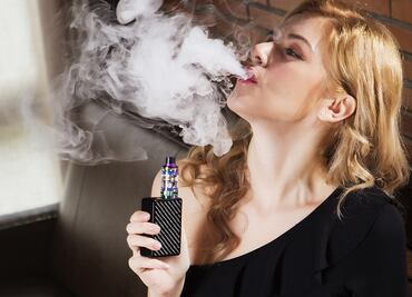 Nueva York demanda a tiendas de cigarrillos electrónicos por ventas a menores